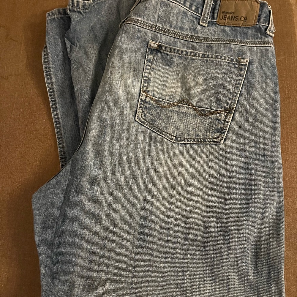 Wrangler Relaxed Cut 42x32 Blue Jeans